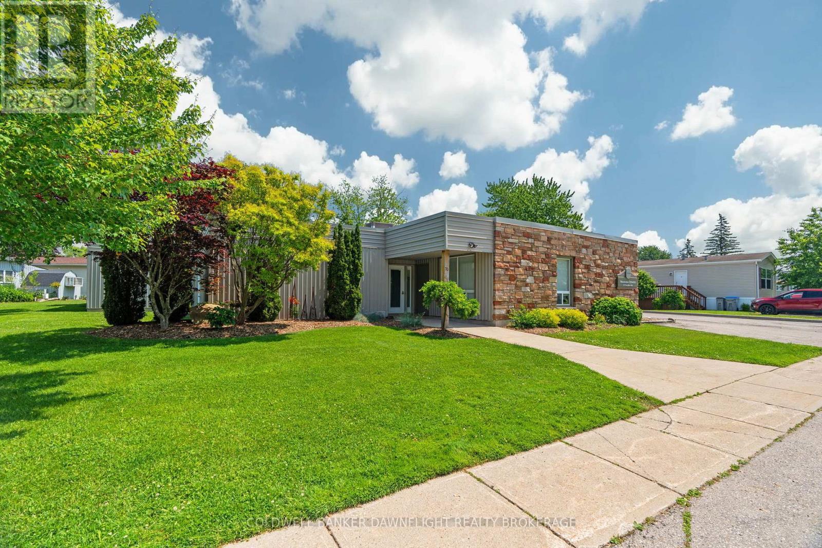 18 Devon Drive, South Huron (Exeter), ON - Outdoor