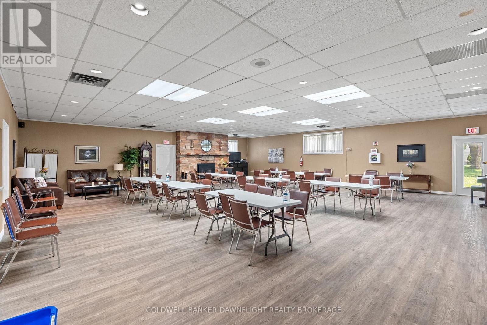 18 Devon Drive, South Huron (Exeter), ON - Indoor