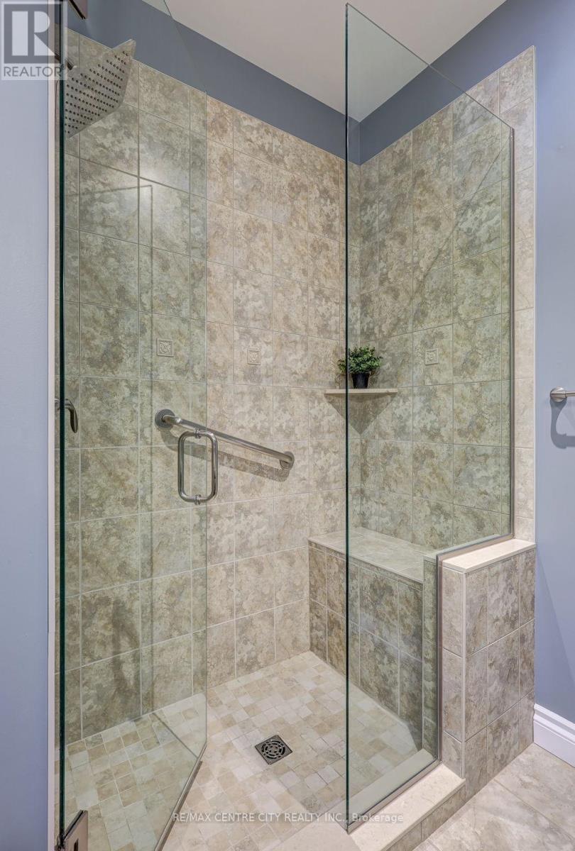 Ensuite Shower - 101 - 5 Woodhaven Drive, Tillsonburg, ON - Indoor Photo Showing Bathroom