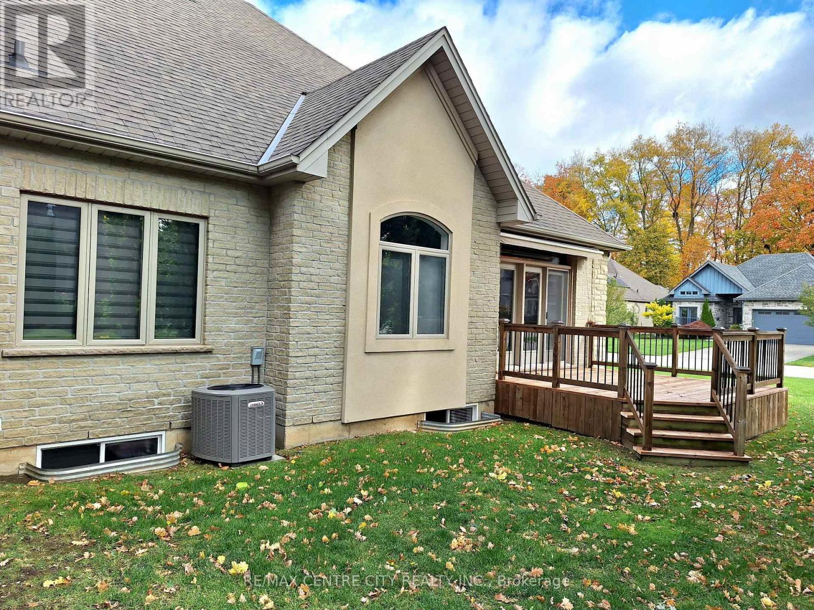 101 - 5 Woodhaven Drive, Tillsonburg, ON - Outdoor With Deck Patio Veranda