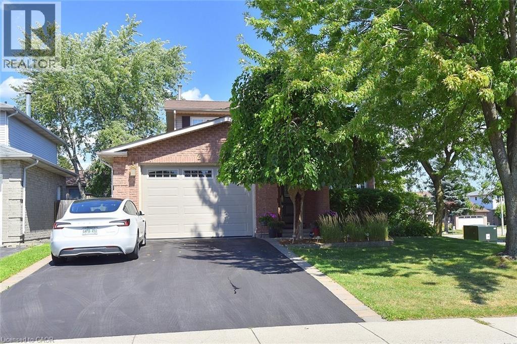 2 Novoco Drive, Hamilton, ON - Outdoor