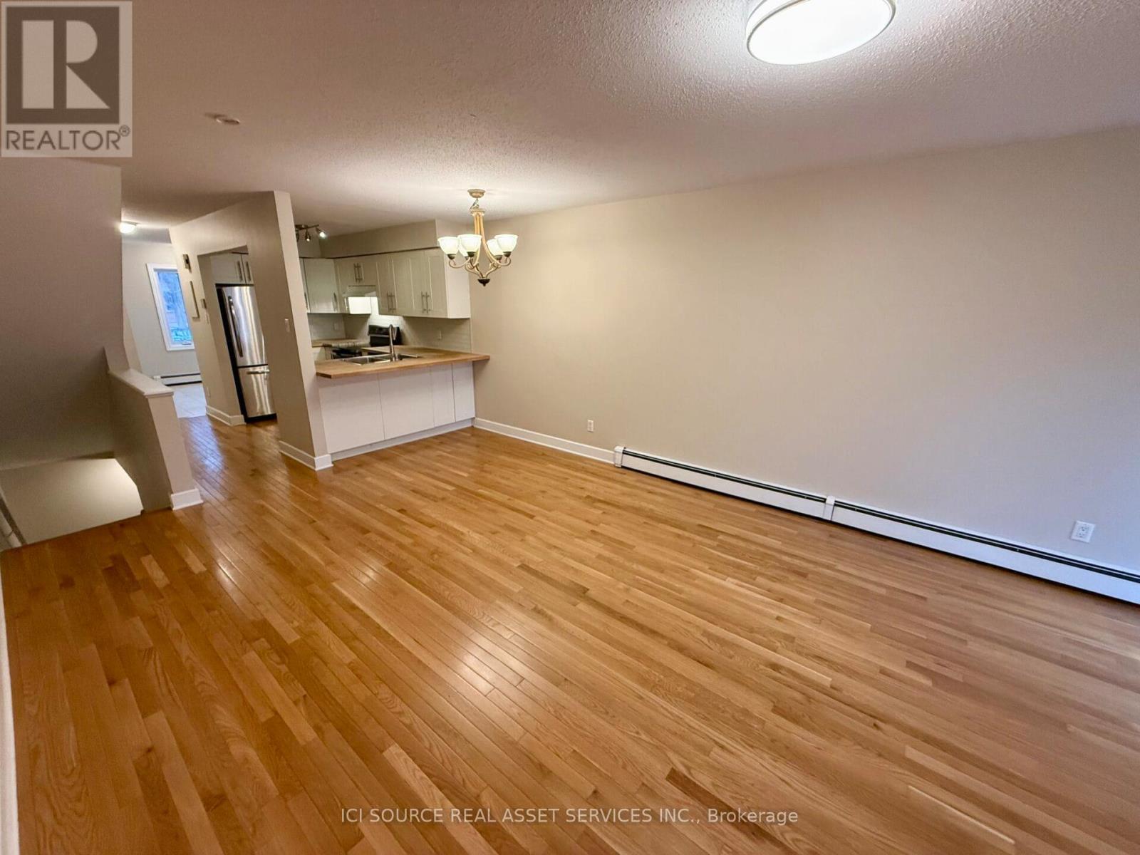 8 Blue Moon Private, Ottawa, ON - Indoor Photo Showing Other Room