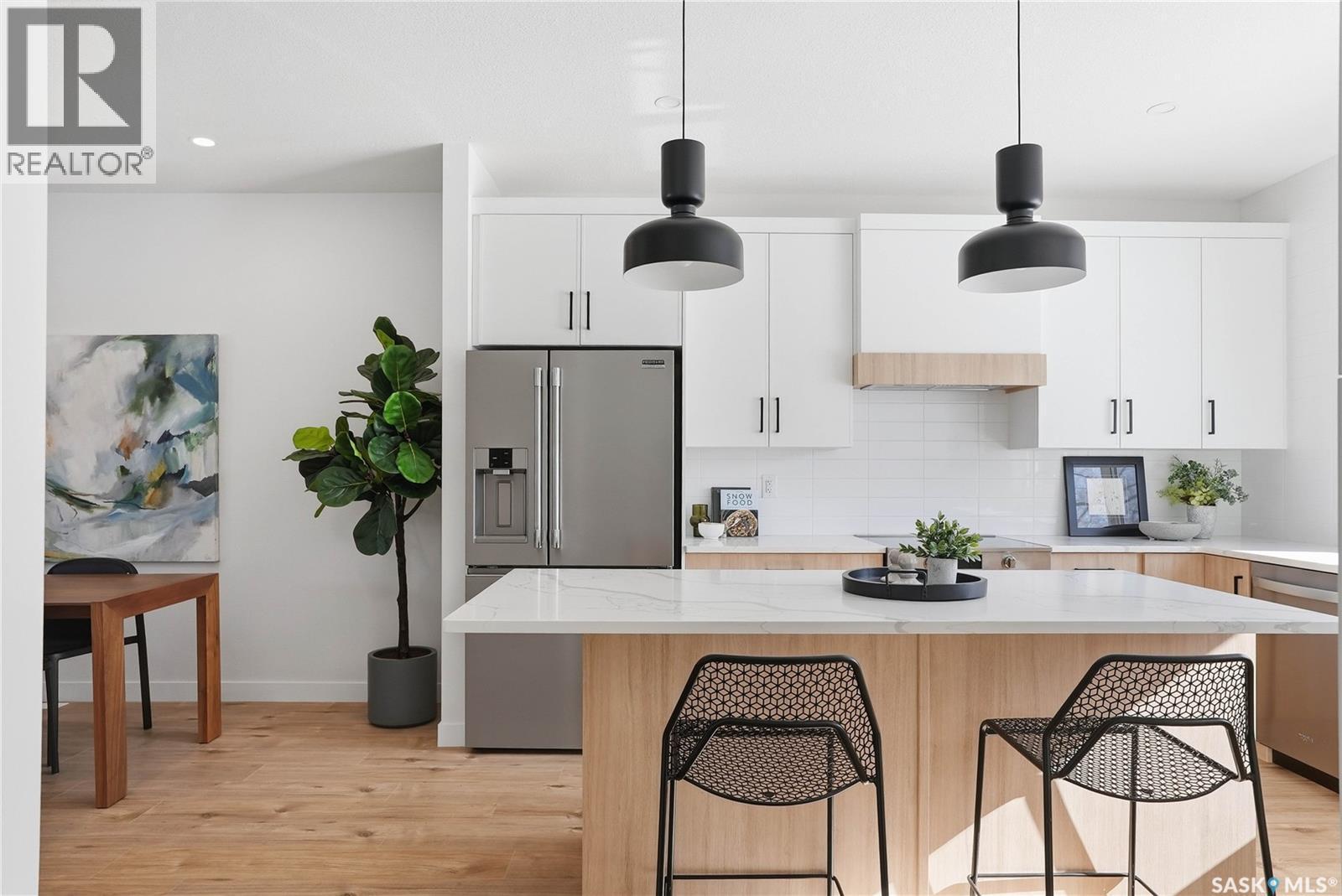 1200 14Th Street E, Saskatoon, SK - Indoor Photo Showing Kitchen With Upgraded Kitchen