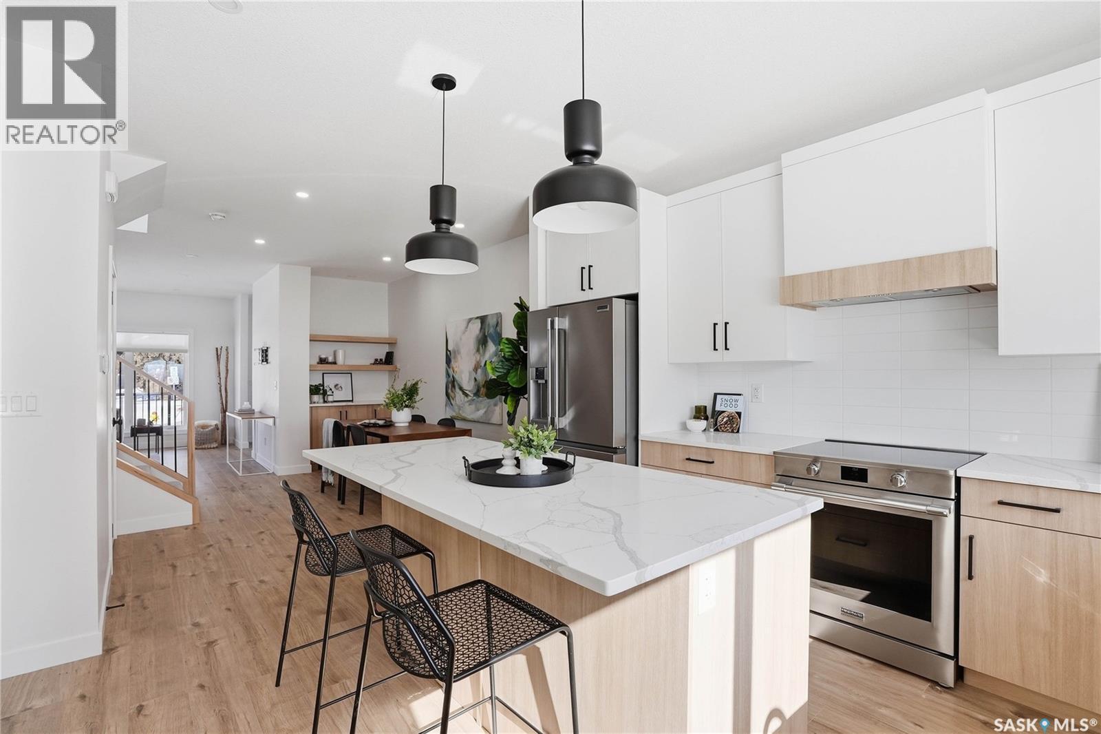 1200 14Th Street E, Saskatoon, SK - Indoor Photo Showing Kitchen With Upgraded Kitchen