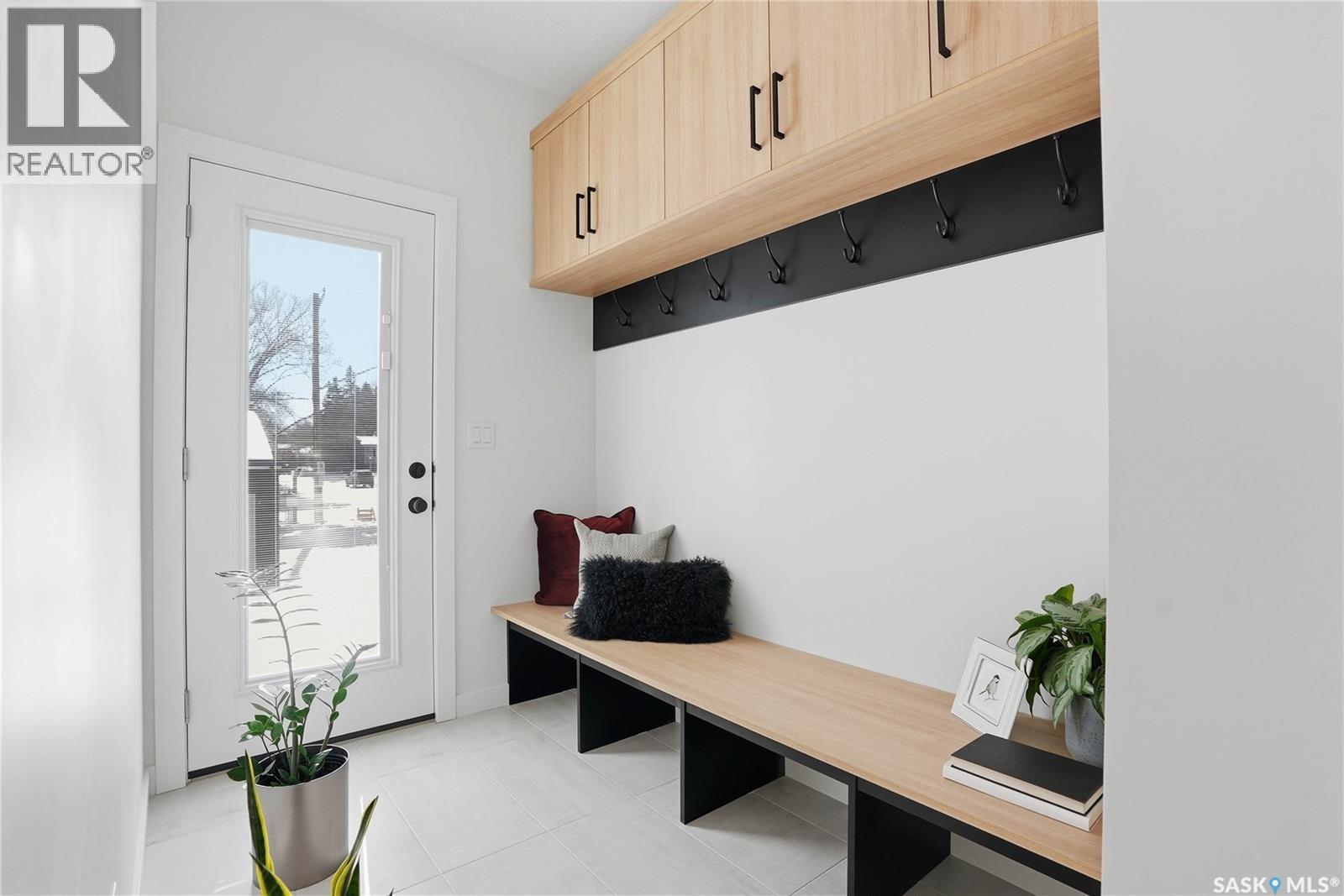 1200 14Th Street E, Saskatoon, SK - Indoor