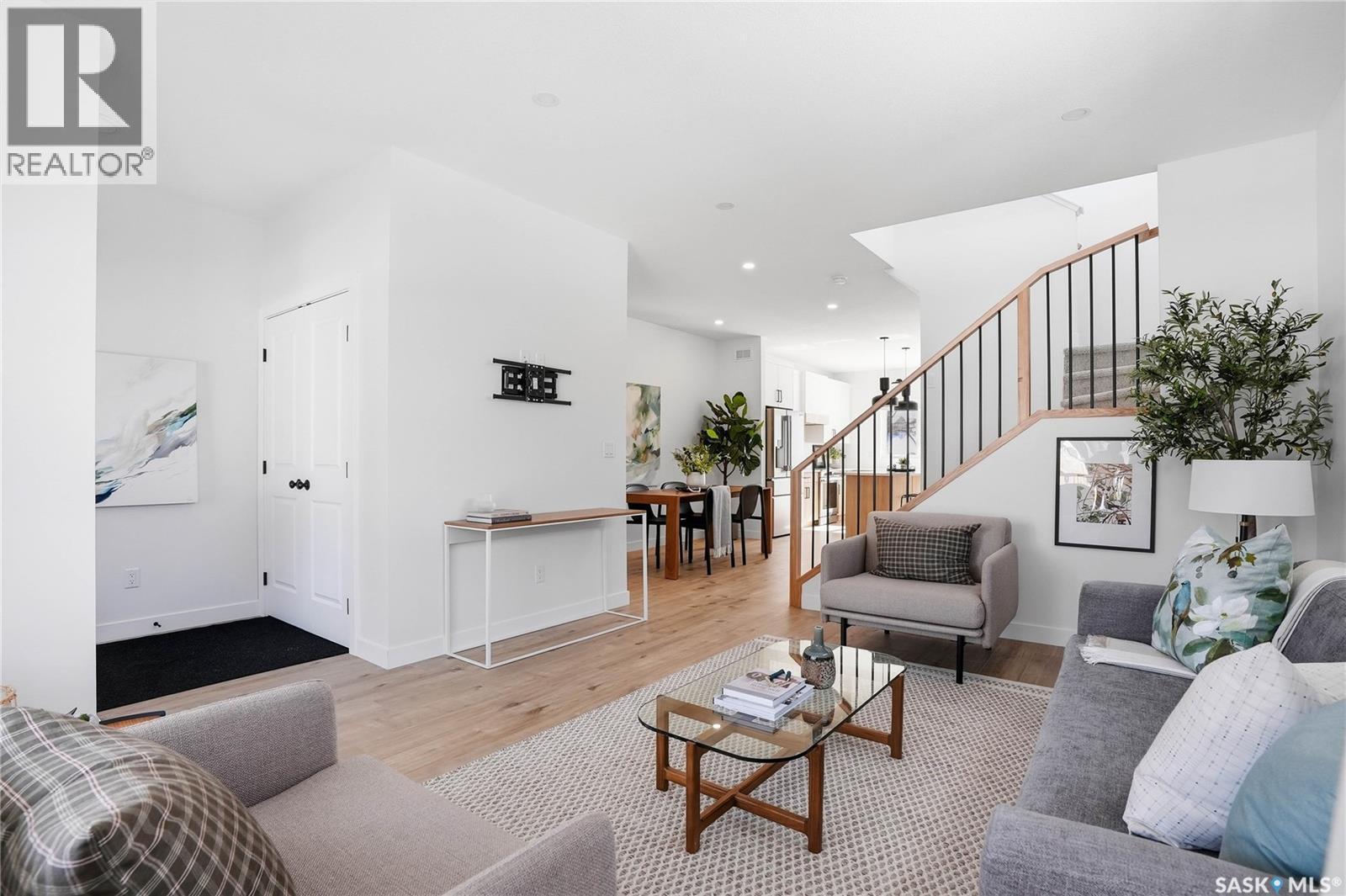 1200 14Th Street E, Saskatoon, SK - Indoor Photo Showing Living Room