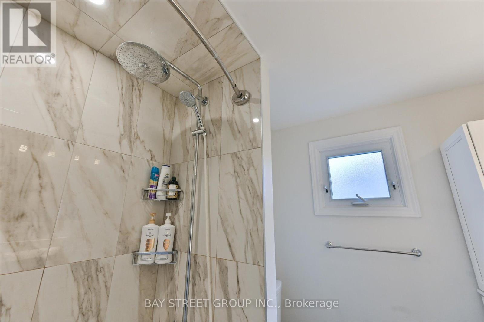 24 of 36 - 378 East 24Th Street, Hamilton, ON - Indoor Photo Showing Bathroom