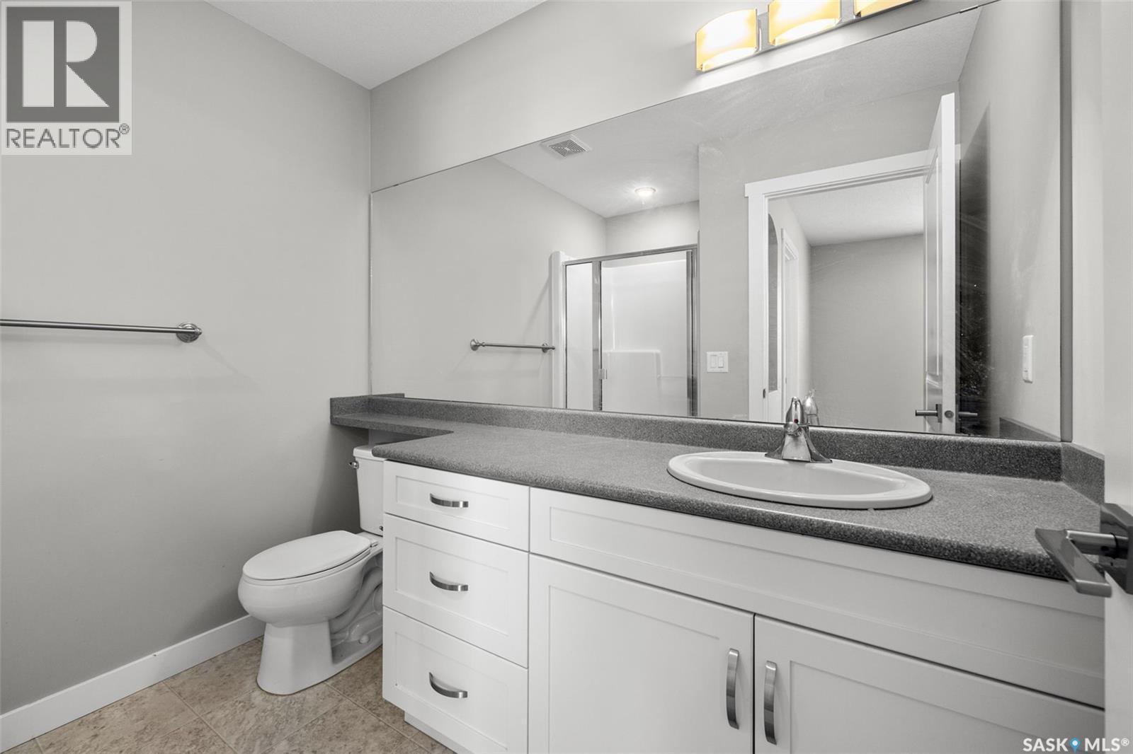 208 1220 Pringle Way, Saskatoon, SK - Indoor Photo Showing Bathroom