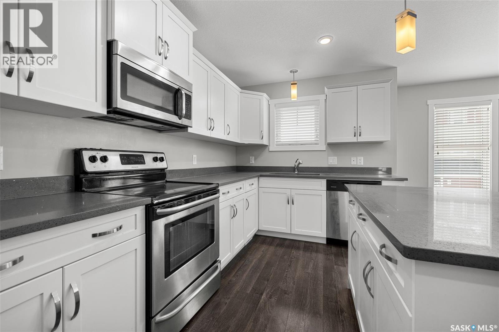 208 1220 Pringle Way, Saskatoon, SK - Indoor Photo Showing Kitchen