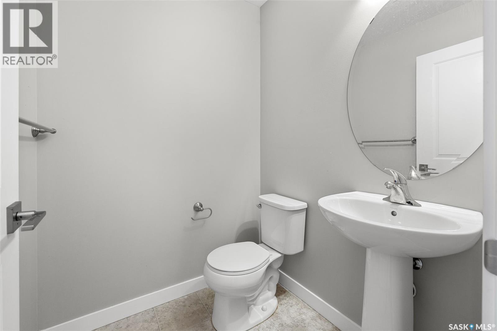 208 1220 Pringle Way, Saskatoon, SK - Indoor Photo Showing Bathroom