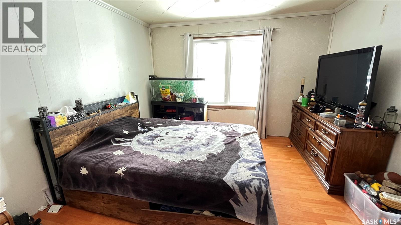 58 2Nd Street, Tompkins, SK - Indoor Photo Showing Bedroom