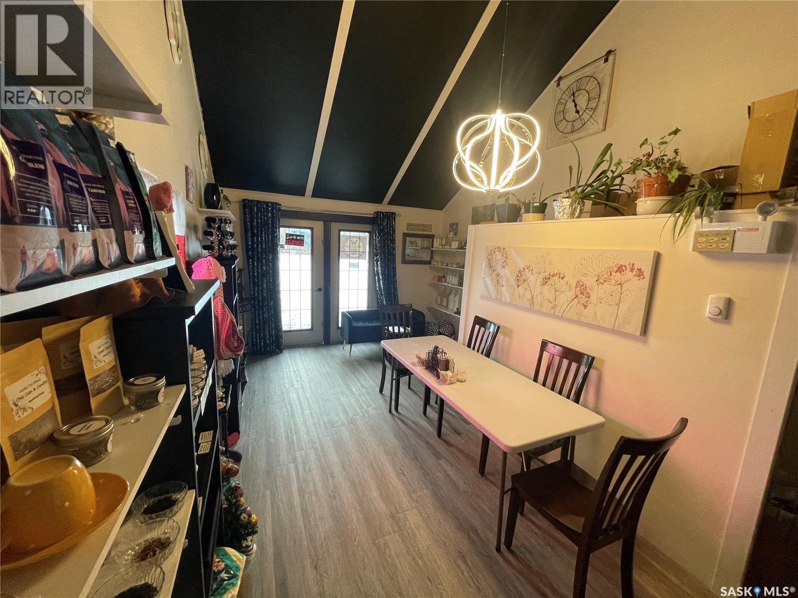 58 2Nd Street, Tompkins, SK - Indoor