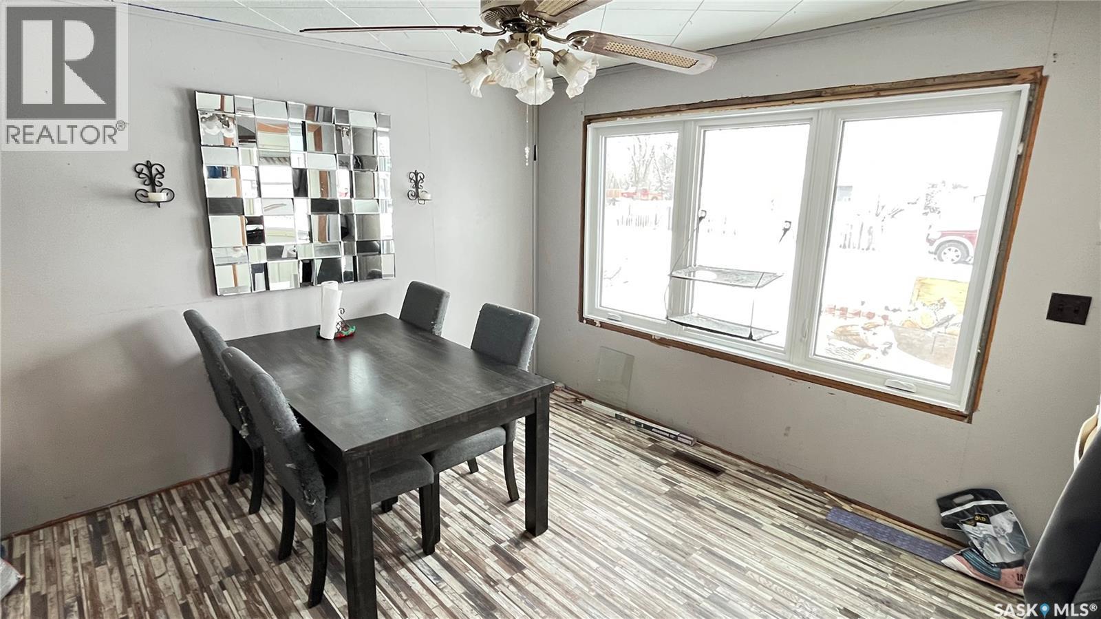 58 2Nd Street, Tompkins, SK - Indoor Photo Showing Dining Room
