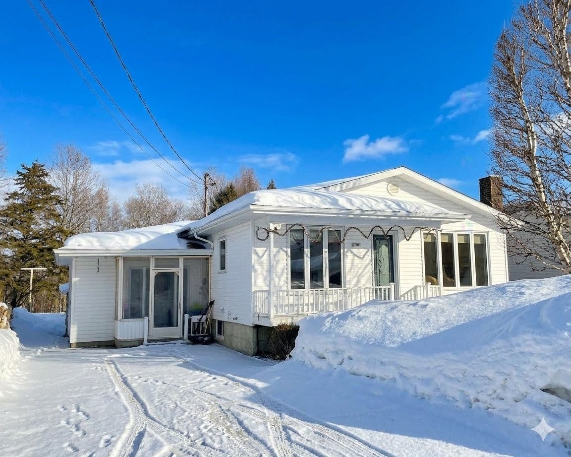 Façade - 38 Av. Renaud, Rouyn-Noranda, QC - Outdoor