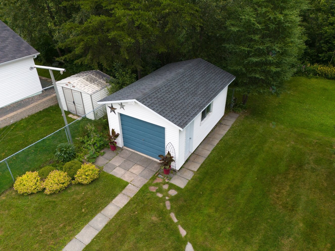 Garage - 38 Av. Renaud, Rouyn-Noranda, QC - Outdoor