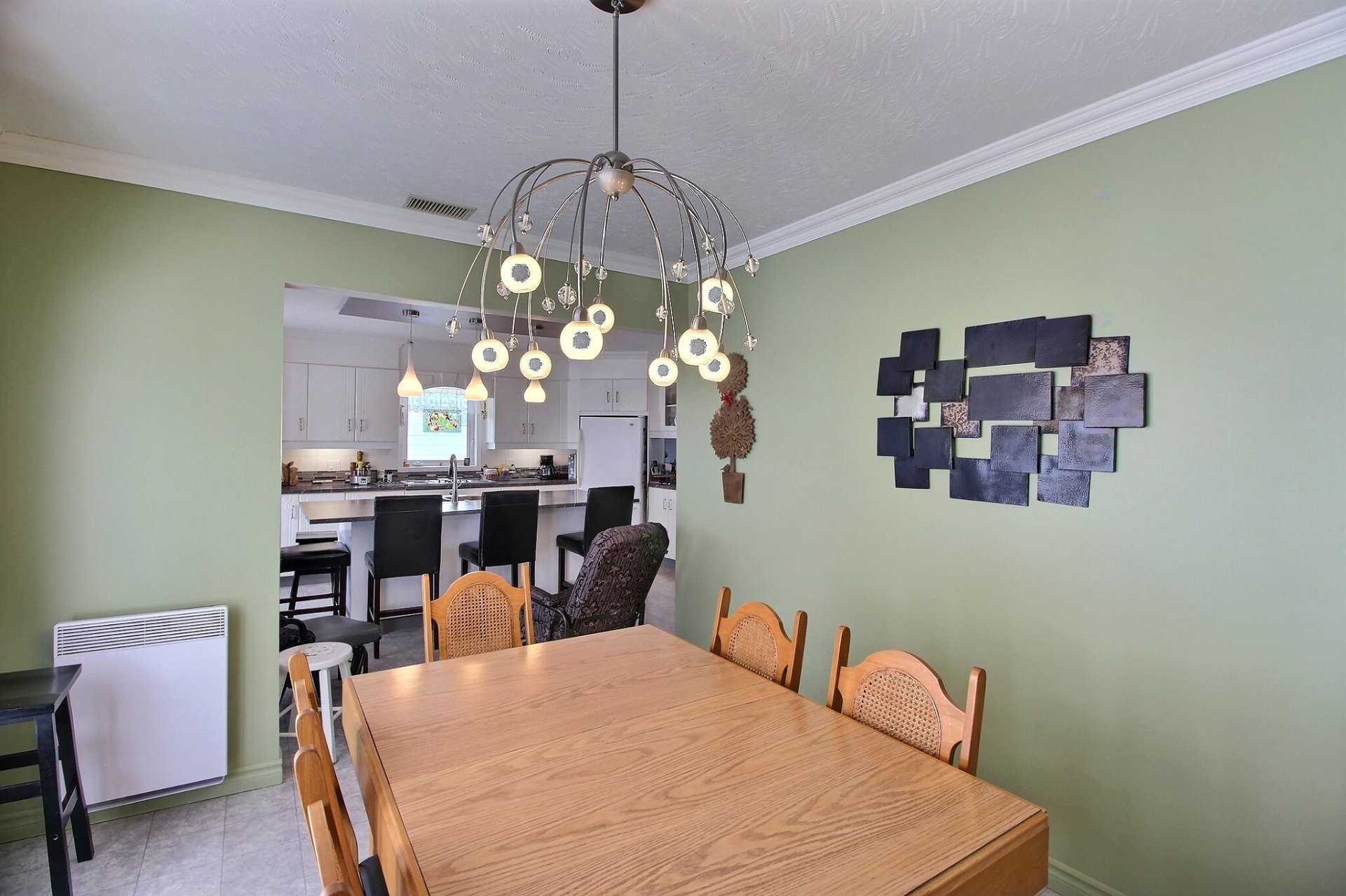 Salle à manger - 38 Av. Renaud, Rouyn-Noranda, QC - Indoor Photo Showing Dining Room