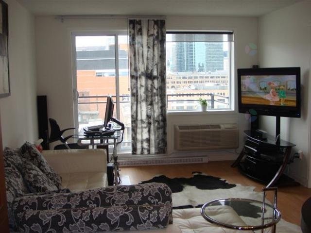 Living Room - 1508-1200 Rue St-Jacques, Montréal (Ville-Marie), QC - Indoor