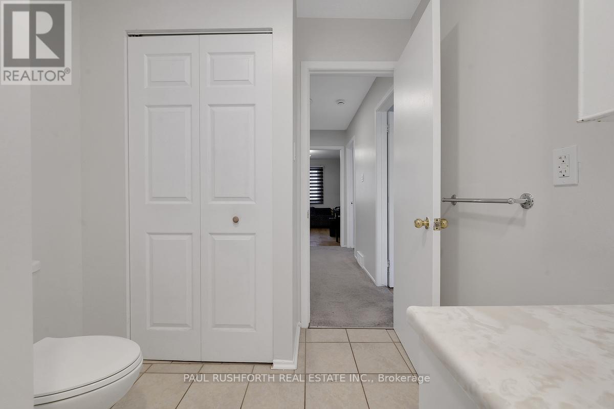 4 Piece Bathroom - 1107 Meadowlands Drive, Ottawa, ON - Indoor Photo Showing Bathroom