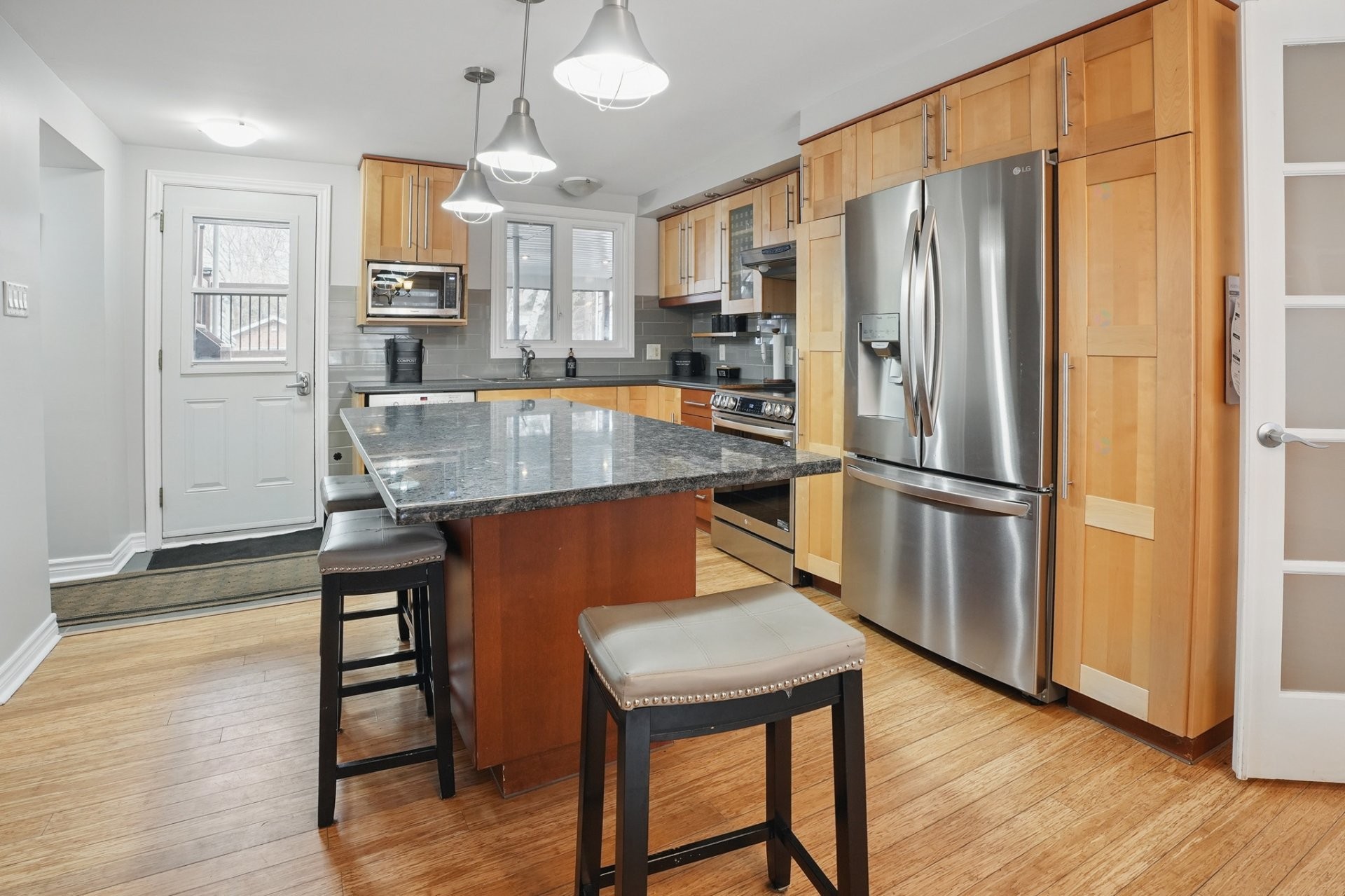 Cuisine - 99 Rue Wìgwàs, Gatineau (Hull), QC - Indoor Photo Showing Kitchen