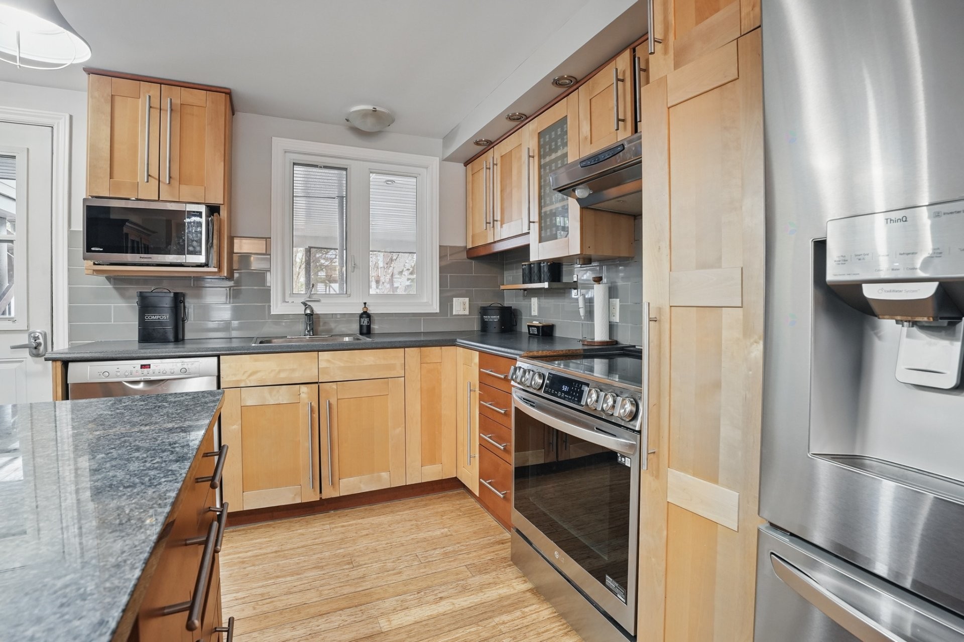 Cuisine - 99 Rue Wìgwàs, Gatineau (Hull), QC - Indoor Photo Showing Kitchen