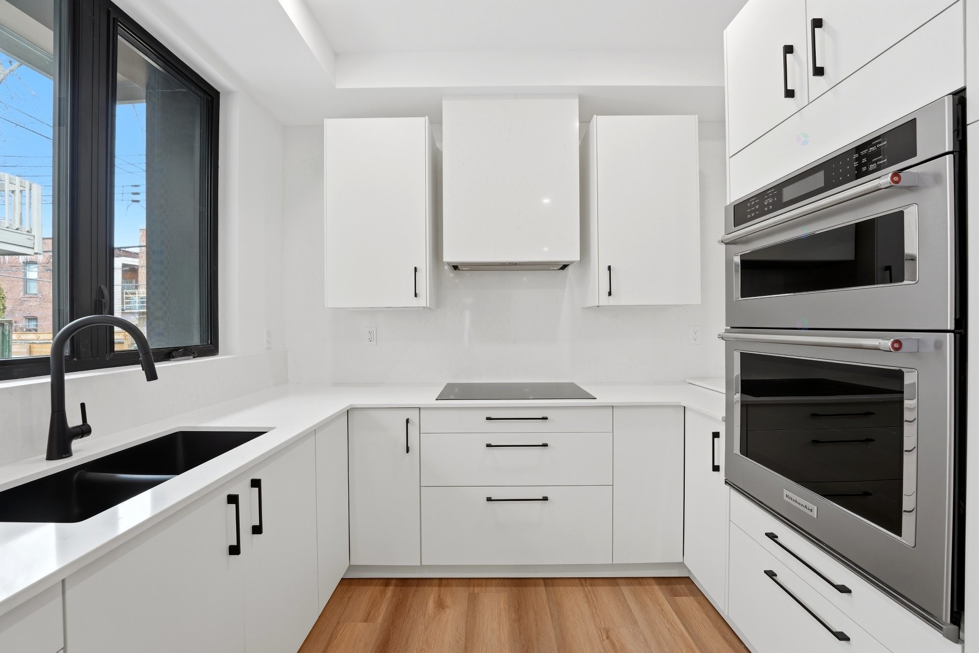 Cuisine - 137 Av. Querbes, Montréal (Outremont), QC - Indoor Photo Showing Kitchen With Double Sink