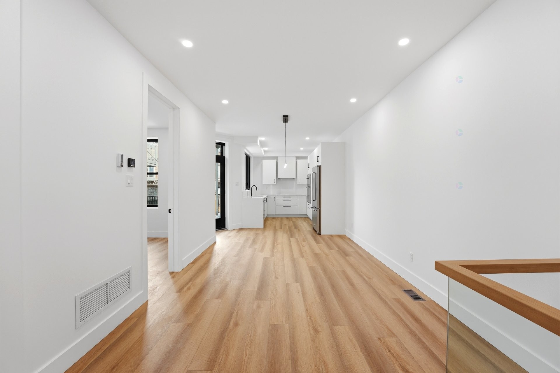 Vue d'ensemble - 137 Av. Querbes, Montréal (Outremont), QC - Indoor Photo Showing Other Room