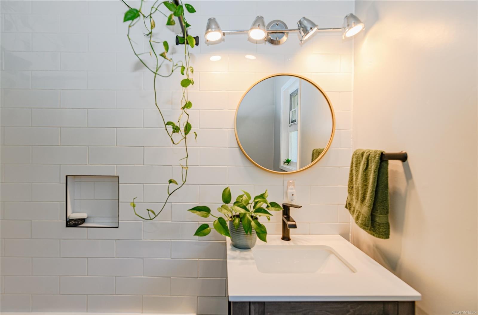 273 Maliview Dr, Salt Spring, BC