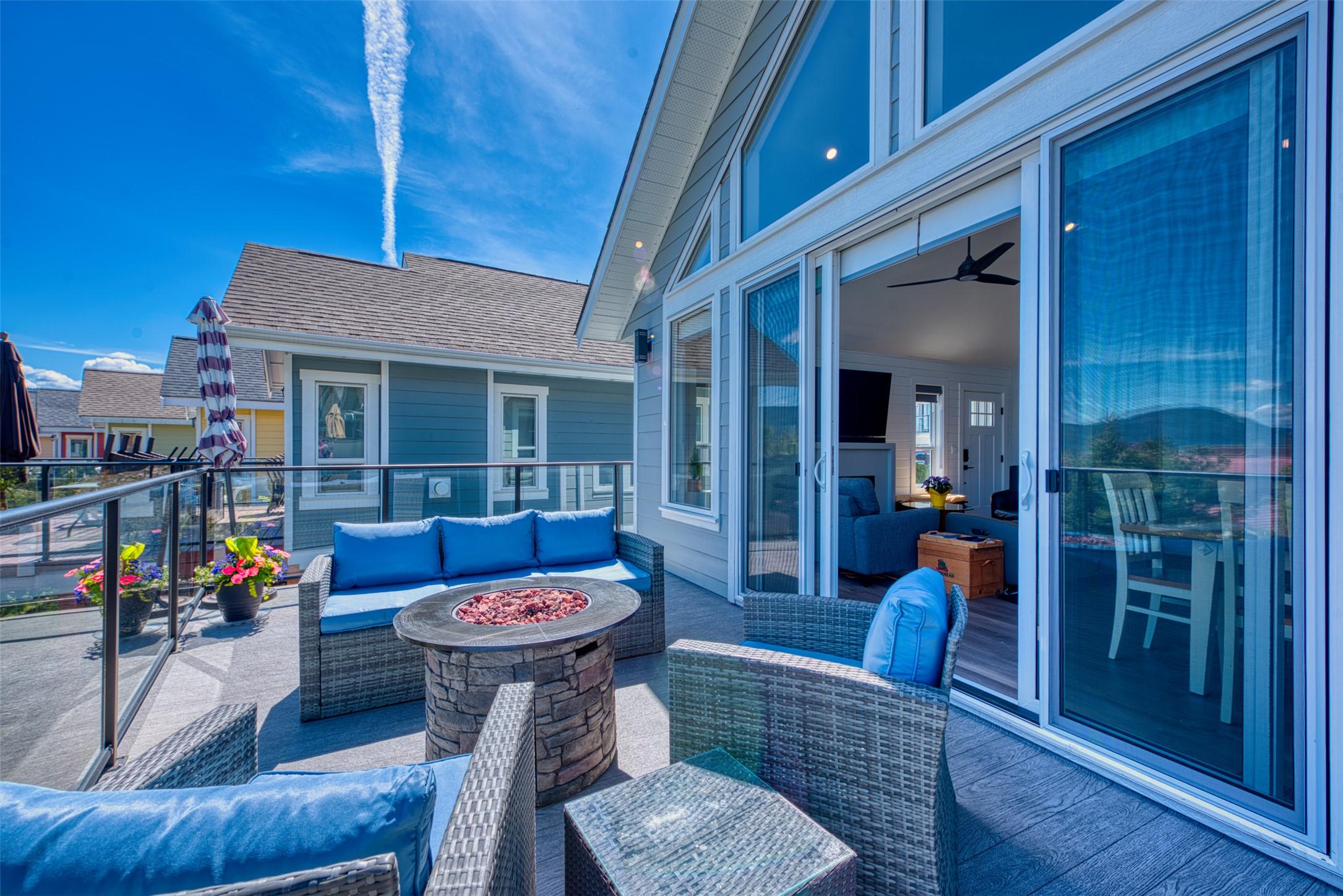 348-6833 Madrid Way, Kelowna, BC - Outdoor With Deck Patio Veranda