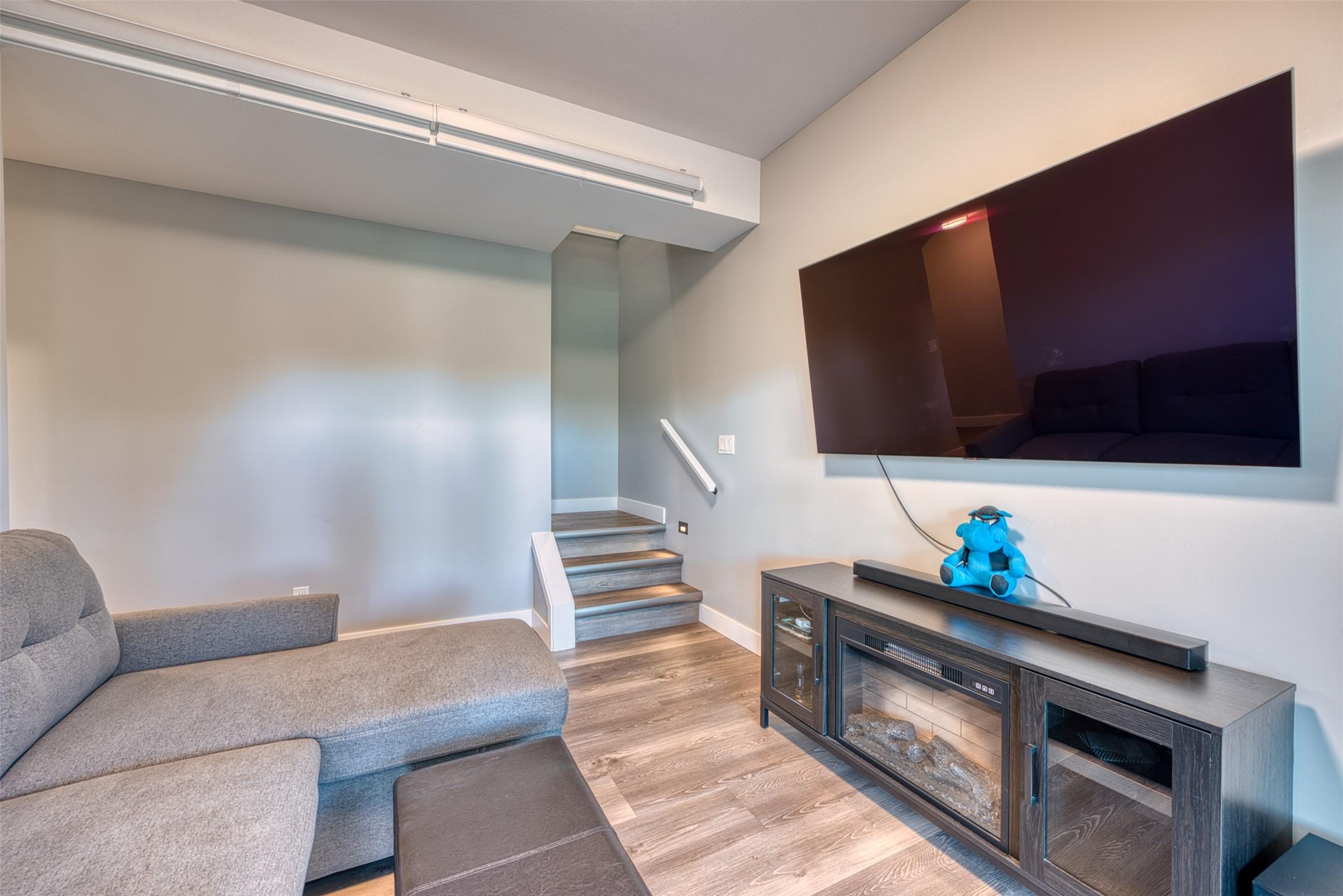 348-6833 Madrid Way, Kelowna, BC - Indoor With Fireplace