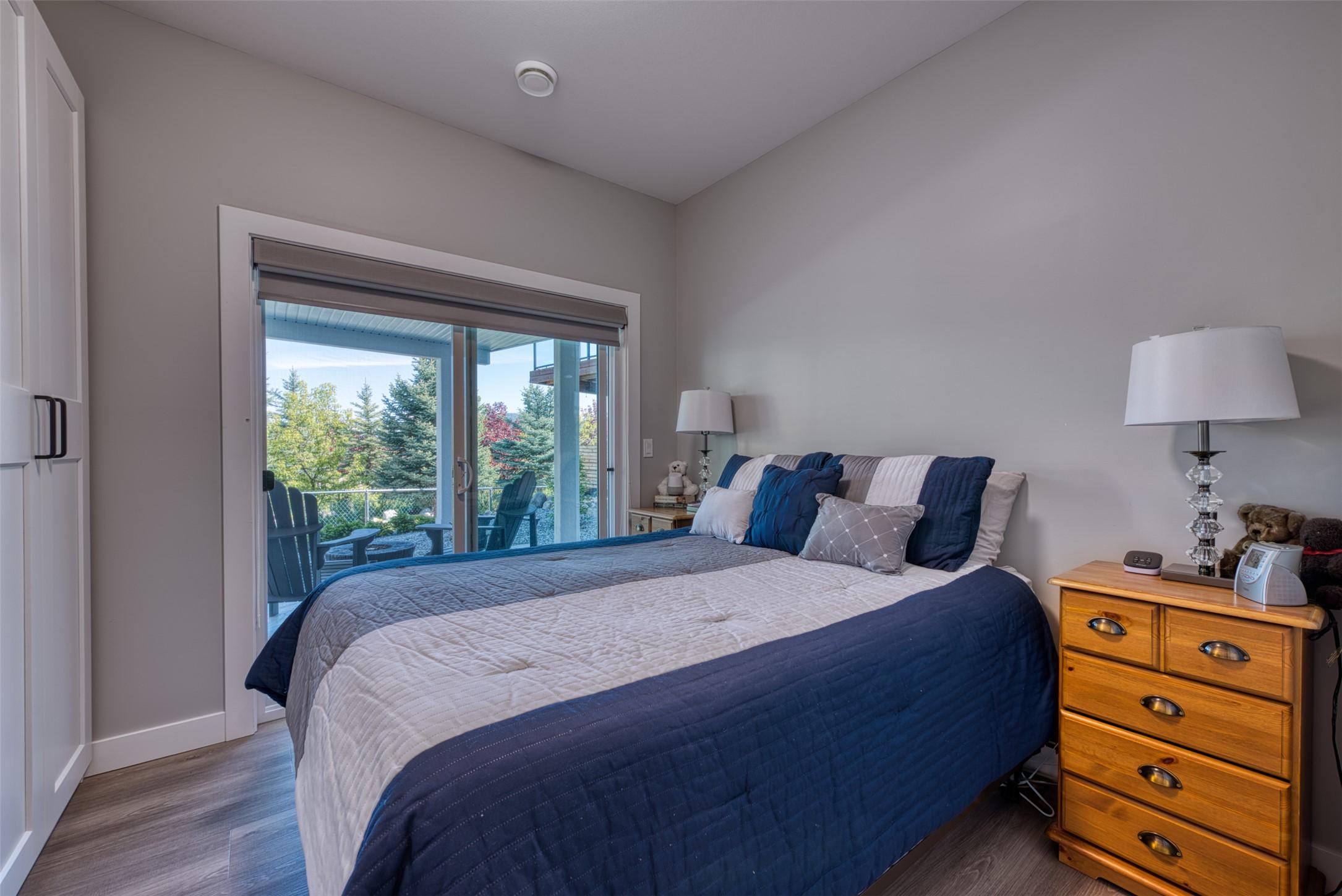 348-6833 Madrid Way, Kelowna, BC - Indoor Photo Showing Bedroom