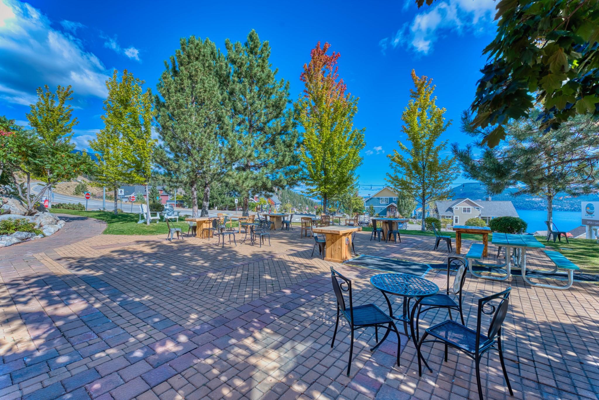 348-6833 Madrid Way, Kelowna, BC - Outdoor