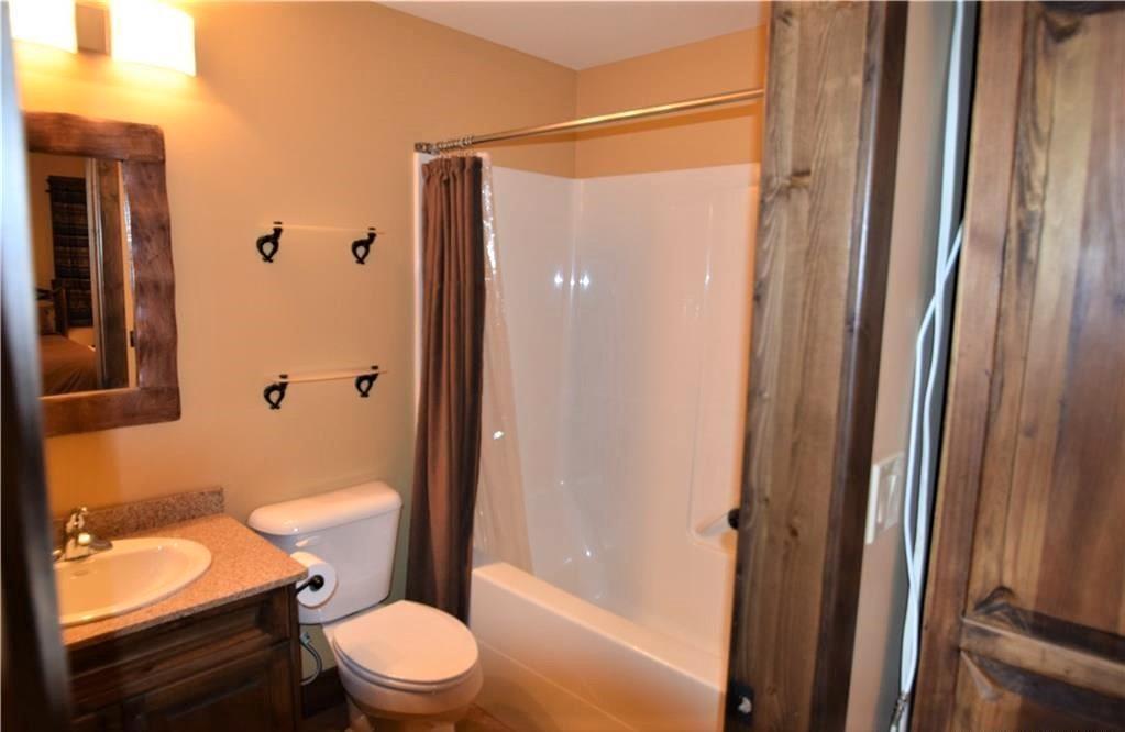 D2-B-1351 Gerry Sorensen Way, Kimberley, BC - Indoor Photo Showing Bathroom