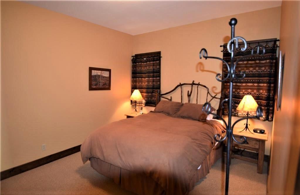 D2-B-1351 Gerry Sorensen Way, Kimberley, BC - Indoor Photo Showing Bedroom