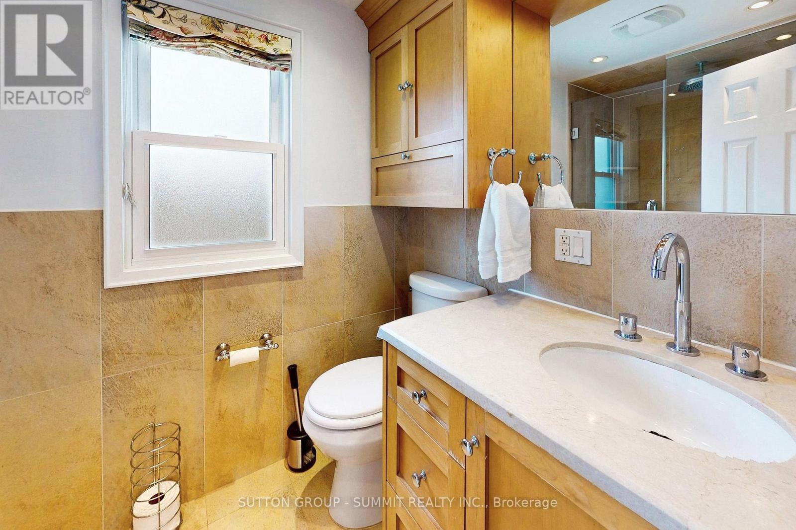 2225 Rambo Road, Mississauga, ON - Indoor Photo Showing Bathroom