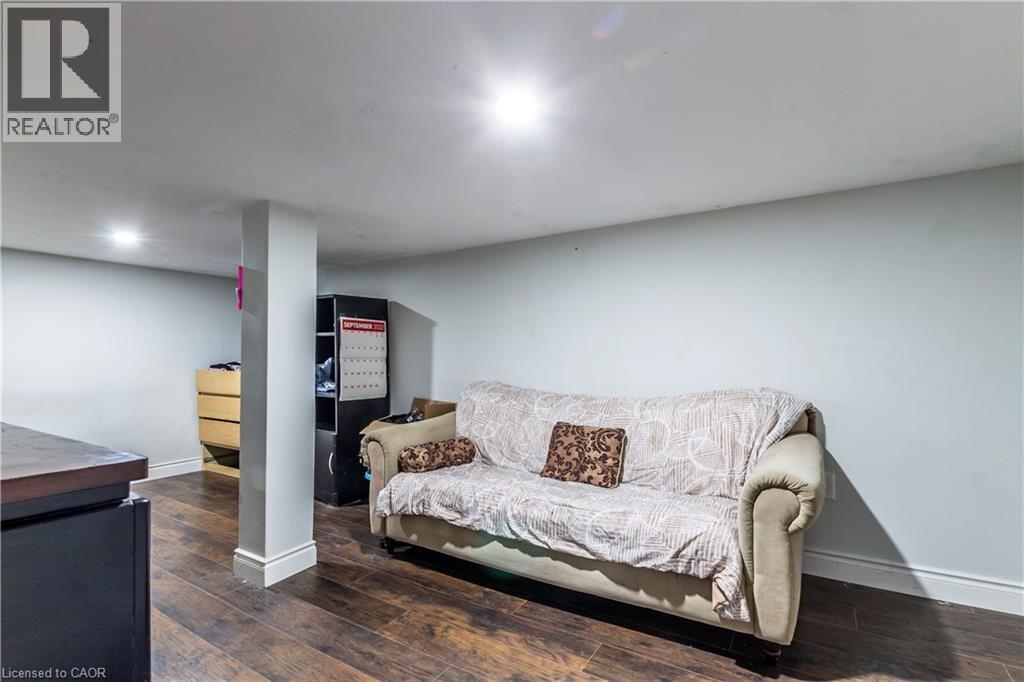 404 Queenston Road, Hamilton, ON - Indoor