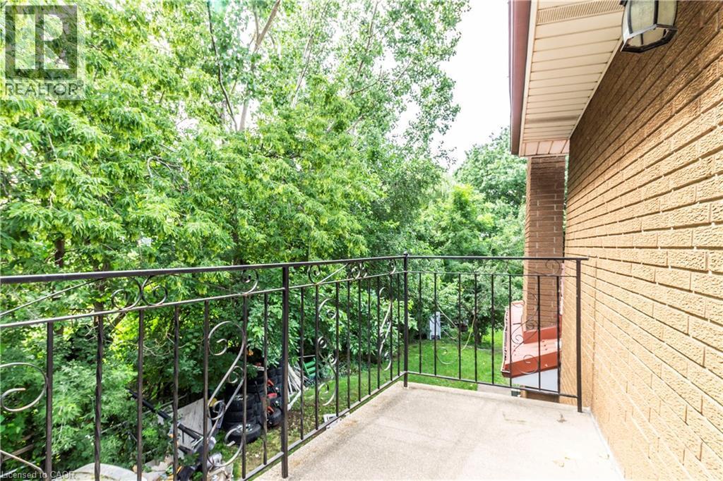 404 Queenston Road, Hamilton, ON - Outdoor