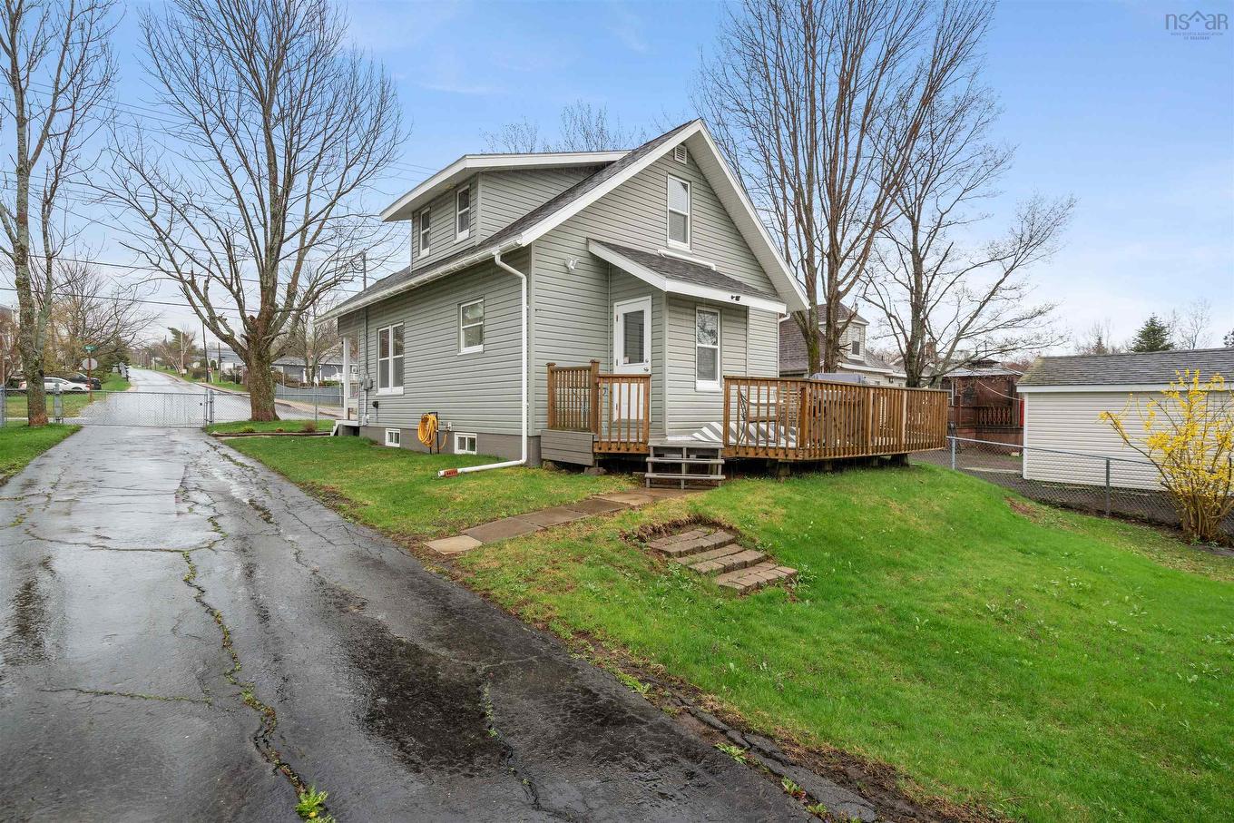 21 6Th Street, Trenton, NS