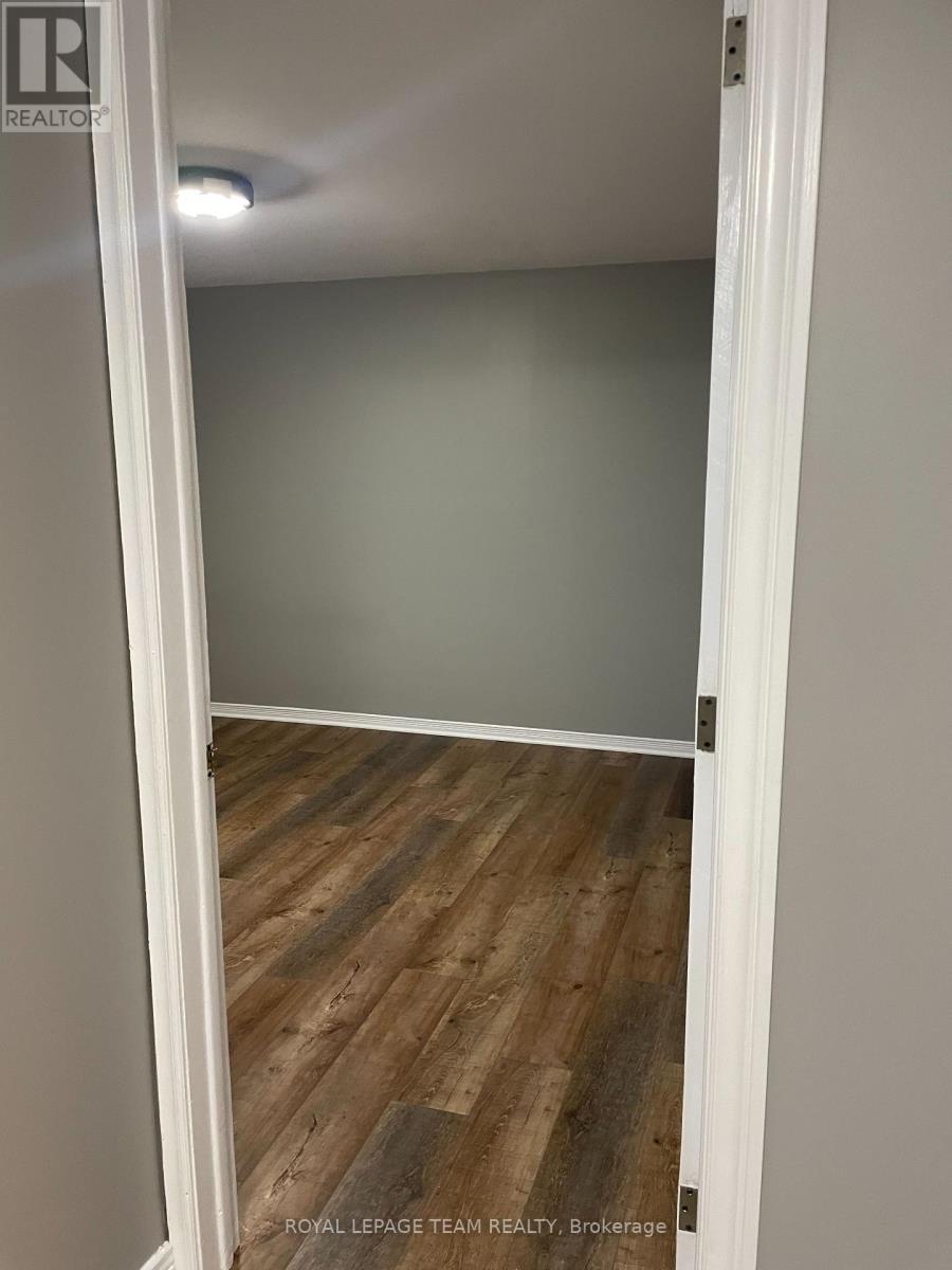 1297 Kitchener Avenue, Ottawa, ON - Indoor Photo Showing Other Room