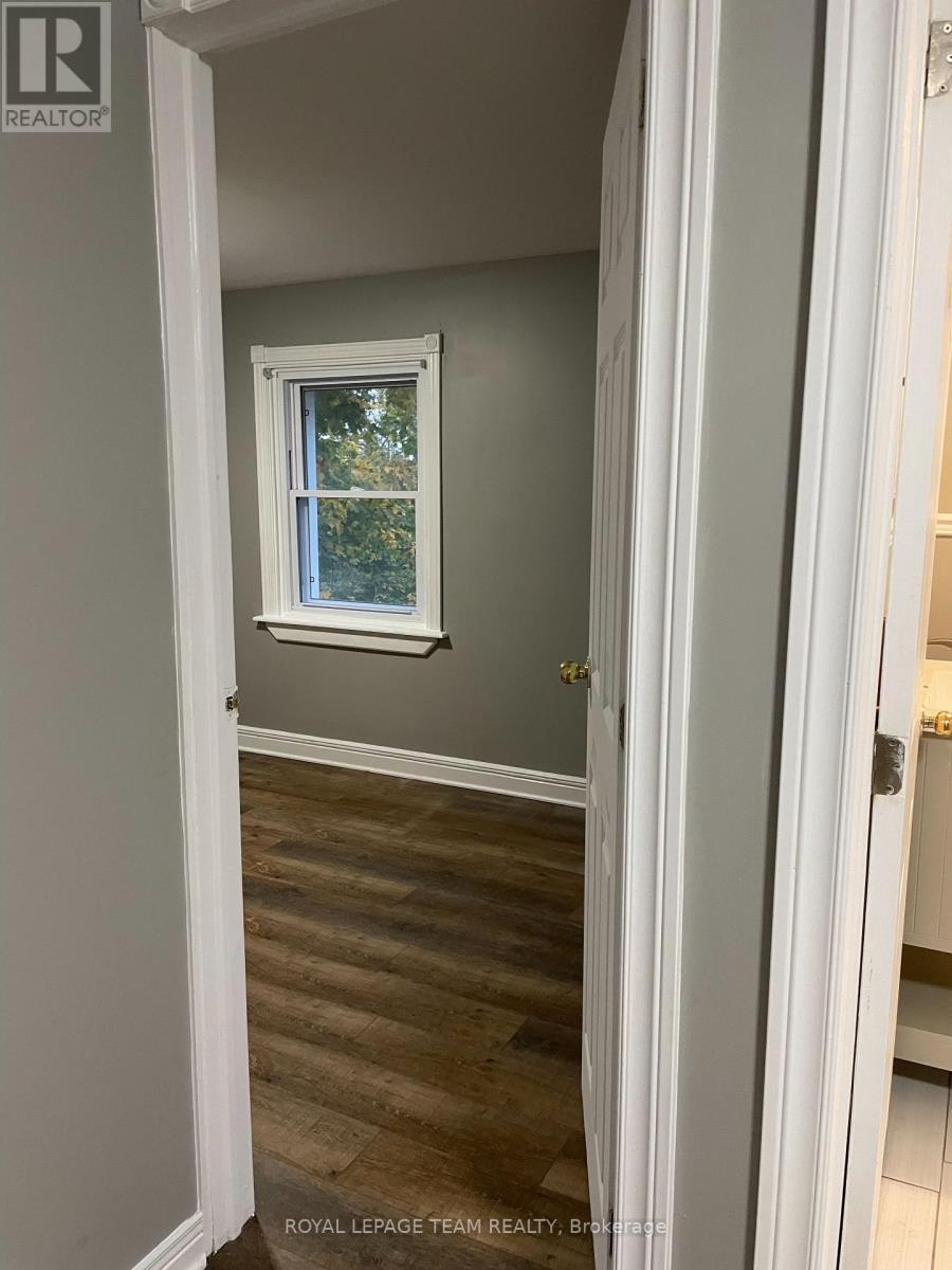 1297 Kitchener Avenue, Ottawa, ON - Indoor Photo Showing Other Room