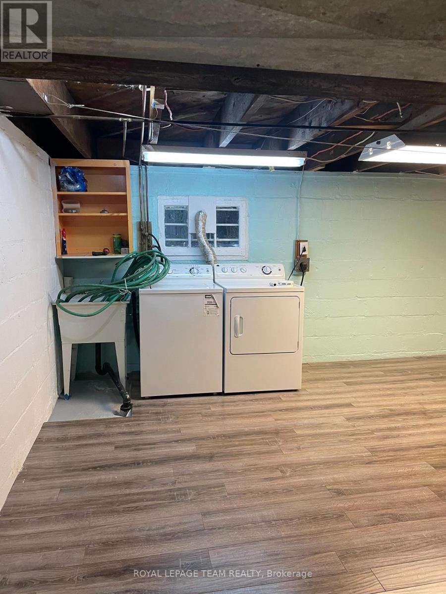 1297 Kitchener Avenue, Ottawa, ON - Indoor Photo Showing Laundry Room