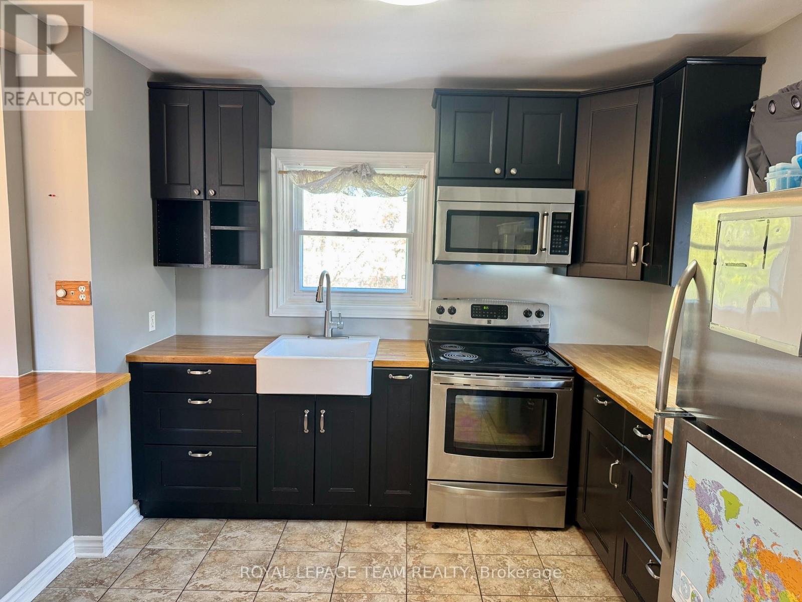 1297 Kitchener Avenue, Ottawa, ON - Indoor Photo Showing Kitchen