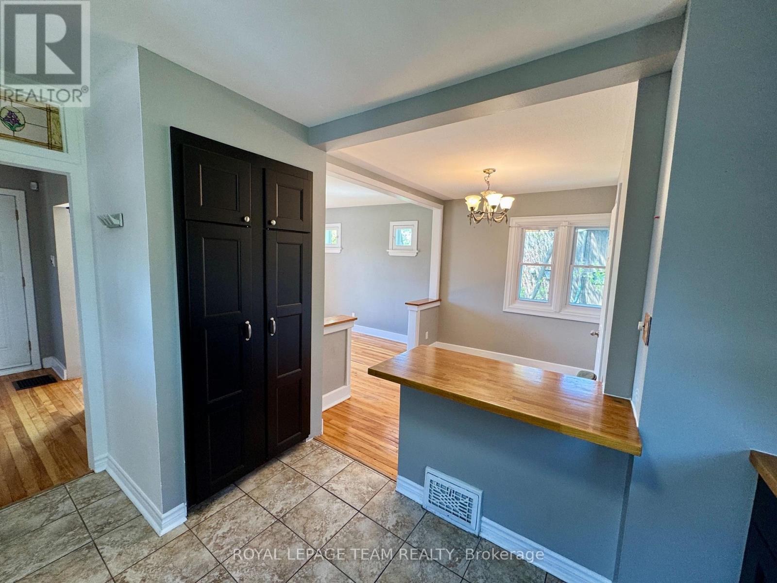 1297 Kitchener Avenue, Ottawa, ON - Indoor Photo Showing Other Room