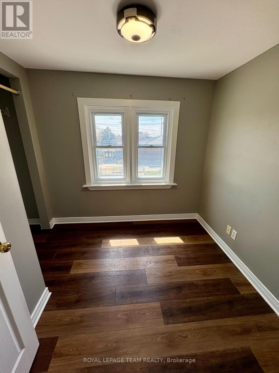 1297 Kitchener Avenue, Ottawa, ON - Indoor Photo Showing Other Room