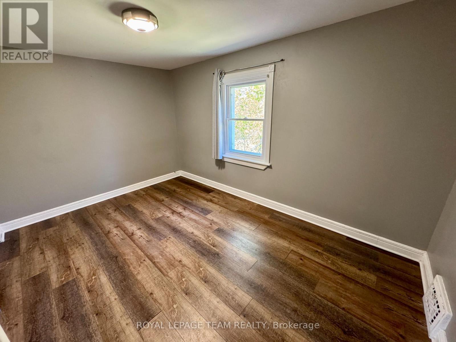 1297 Kitchener Avenue, Ottawa, ON - Indoor Photo Showing Other Room