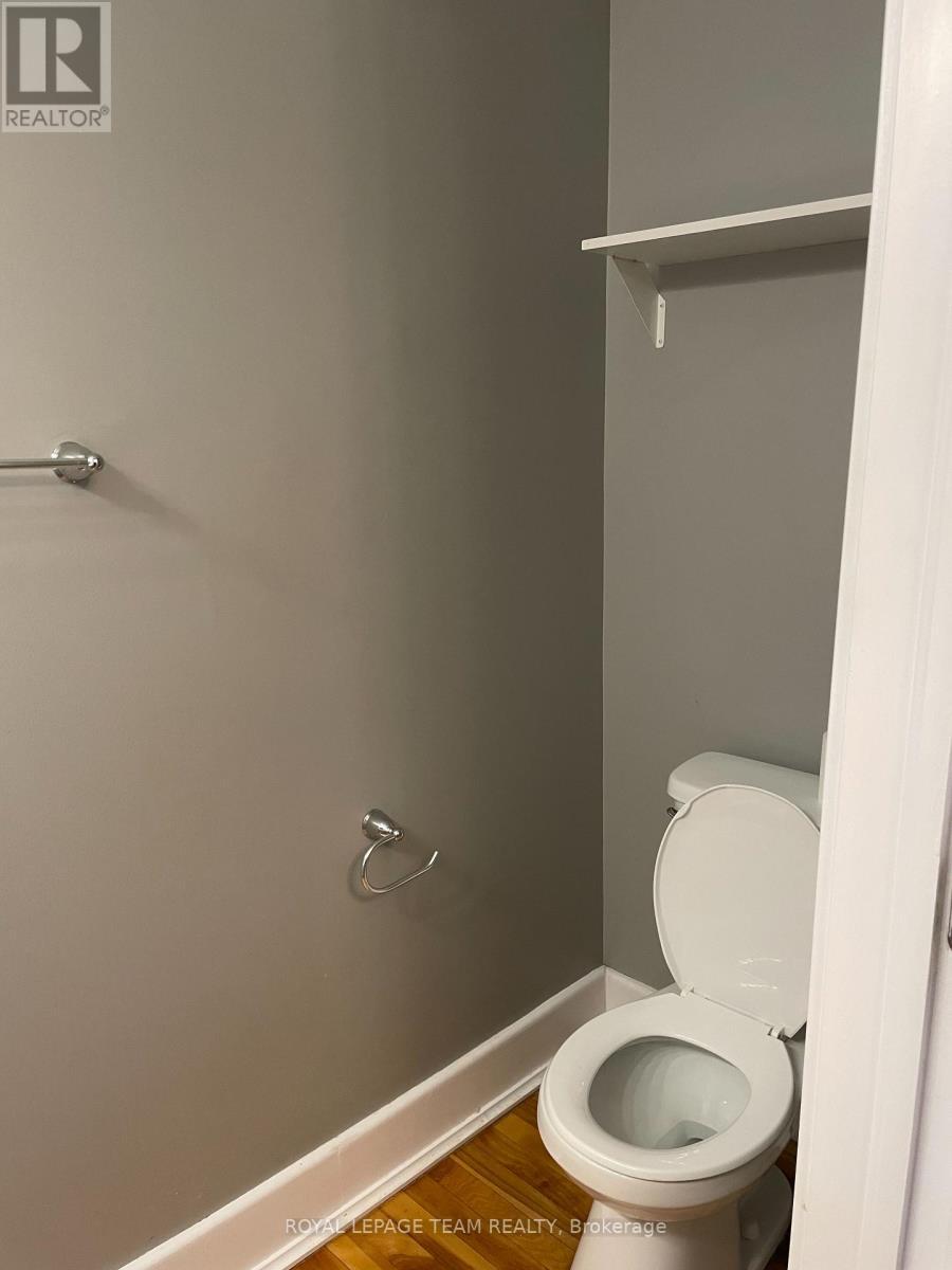 1297 Kitchener Avenue, Ottawa, ON - Indoor Photo Showing Bathroom