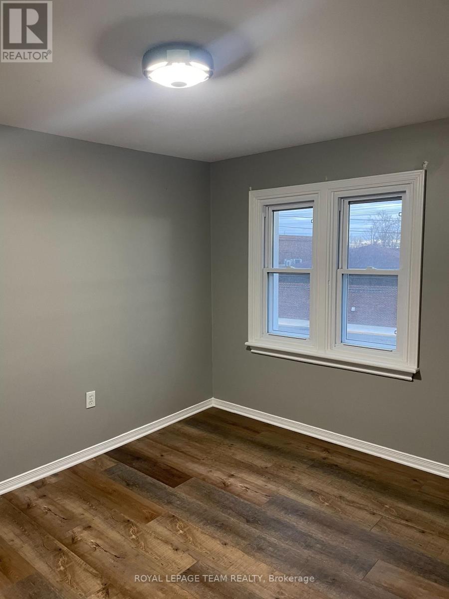 1297 Kitchener Avenue, Ottawa, ON - Indoor Photo Showing Other Room