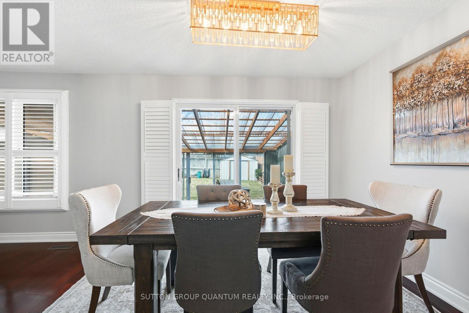 3403 Chartrand Crescent, Mississauga, ON - Indoor Photo Showing Dining Room