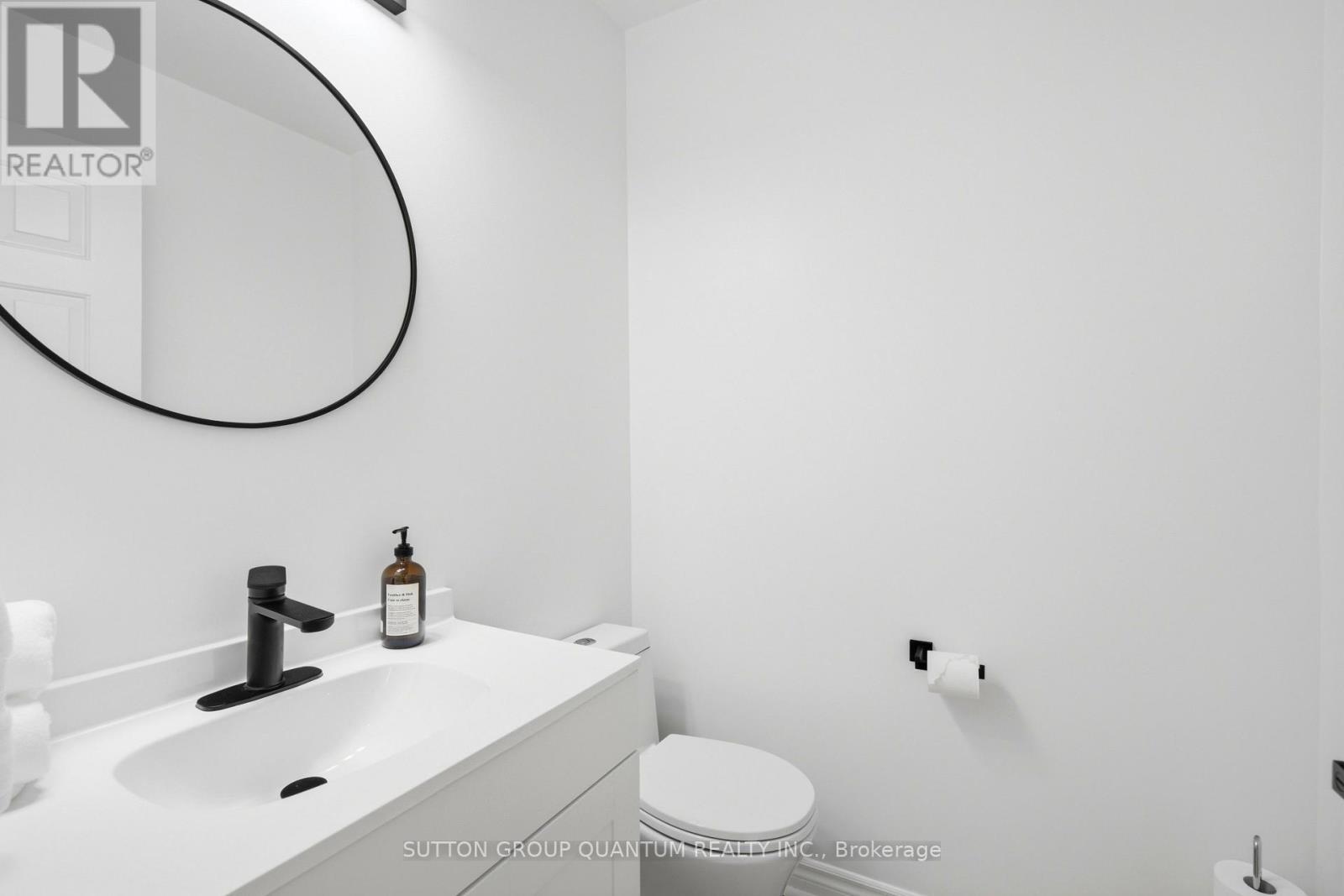 3403 Chartrand Crescent, Mississauga, ON - Indoor Photo Showing Bathroom