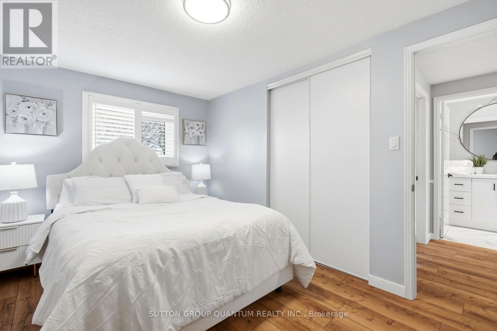 3403 Chartrand Crescent, Mississauga, ON - Indoor Photo Showing Bedroom