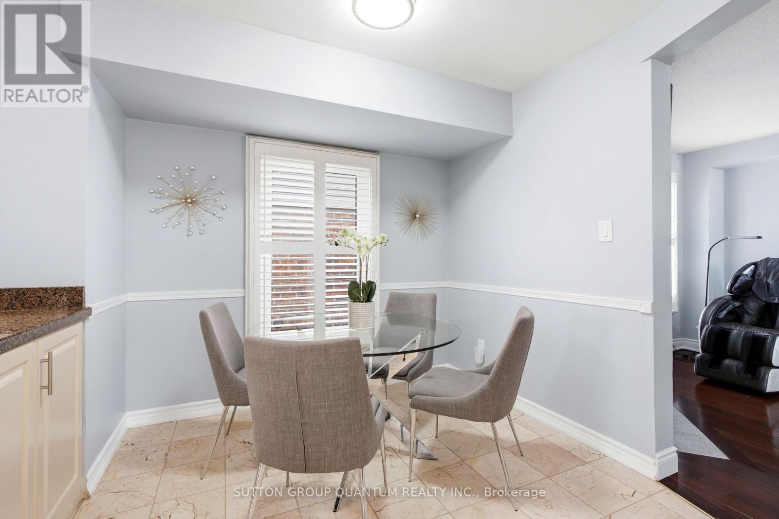 3403 Chartrand Crescent, Mississauga, ON - Indoor Photo Showing Dining Room